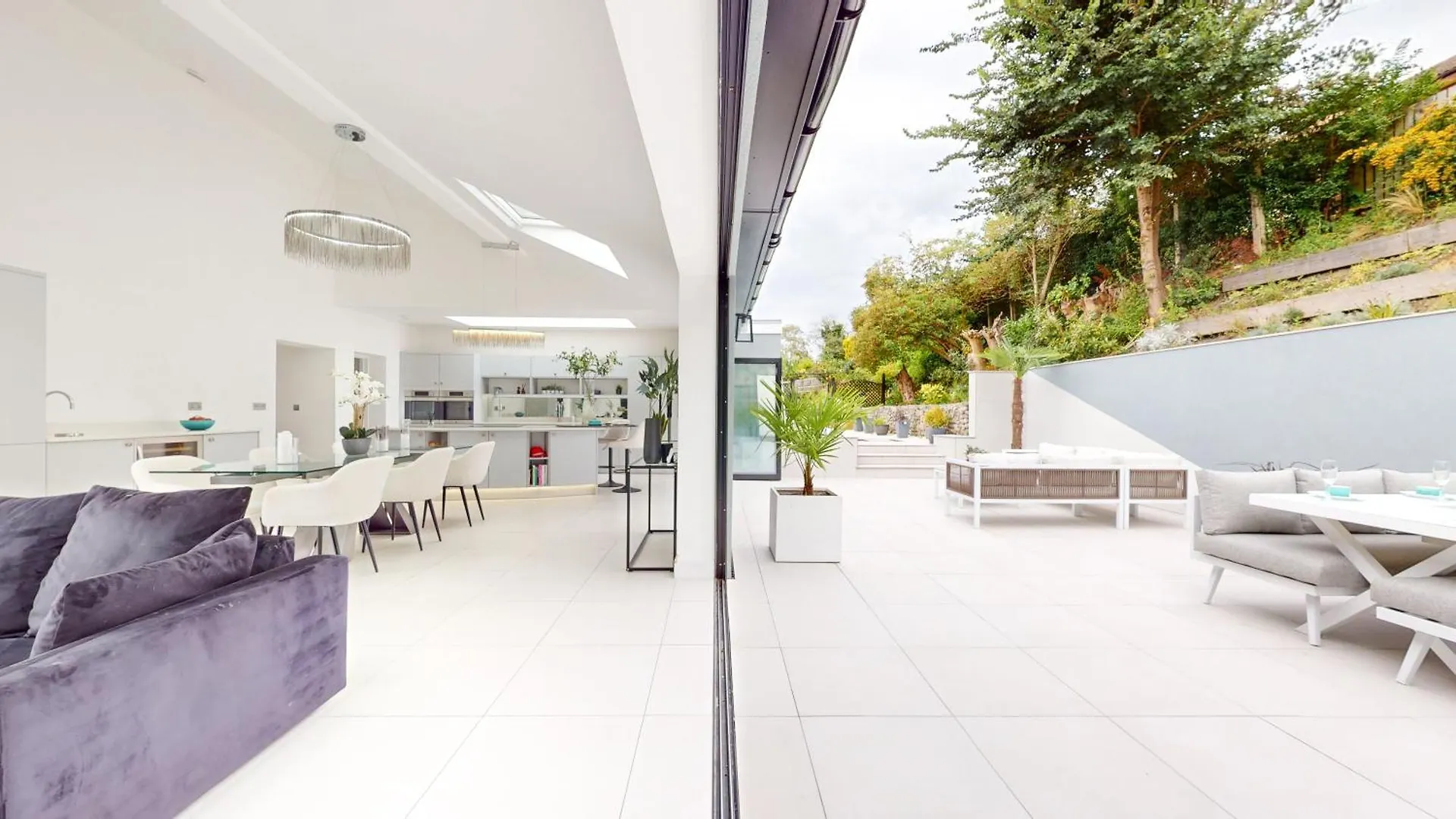 Hotel Feel Celebrity Style - 6 Parking Spaces - Pet Friendly - Very Private Cardiff