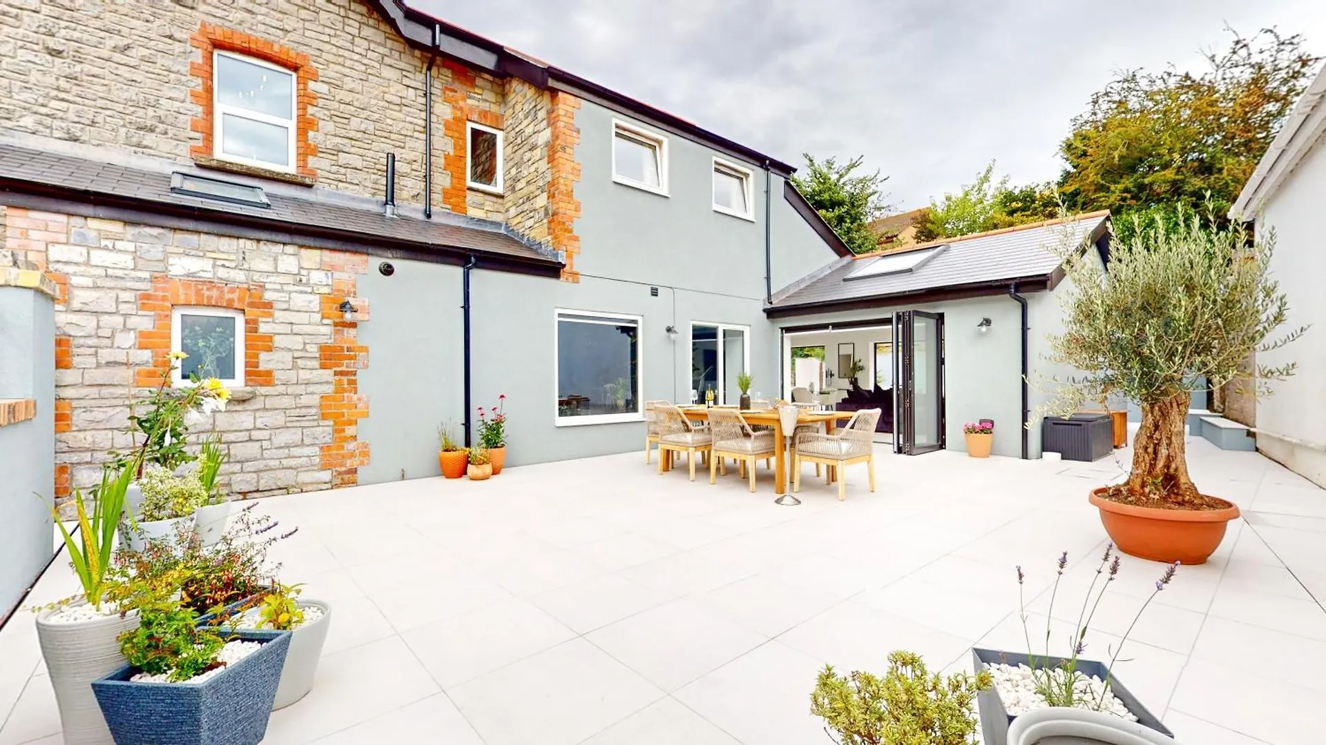 Hotel Feel Celebrity Style - 6 Parking Spaces - Pet Friendly - Very Private Cardiff United Kingdom